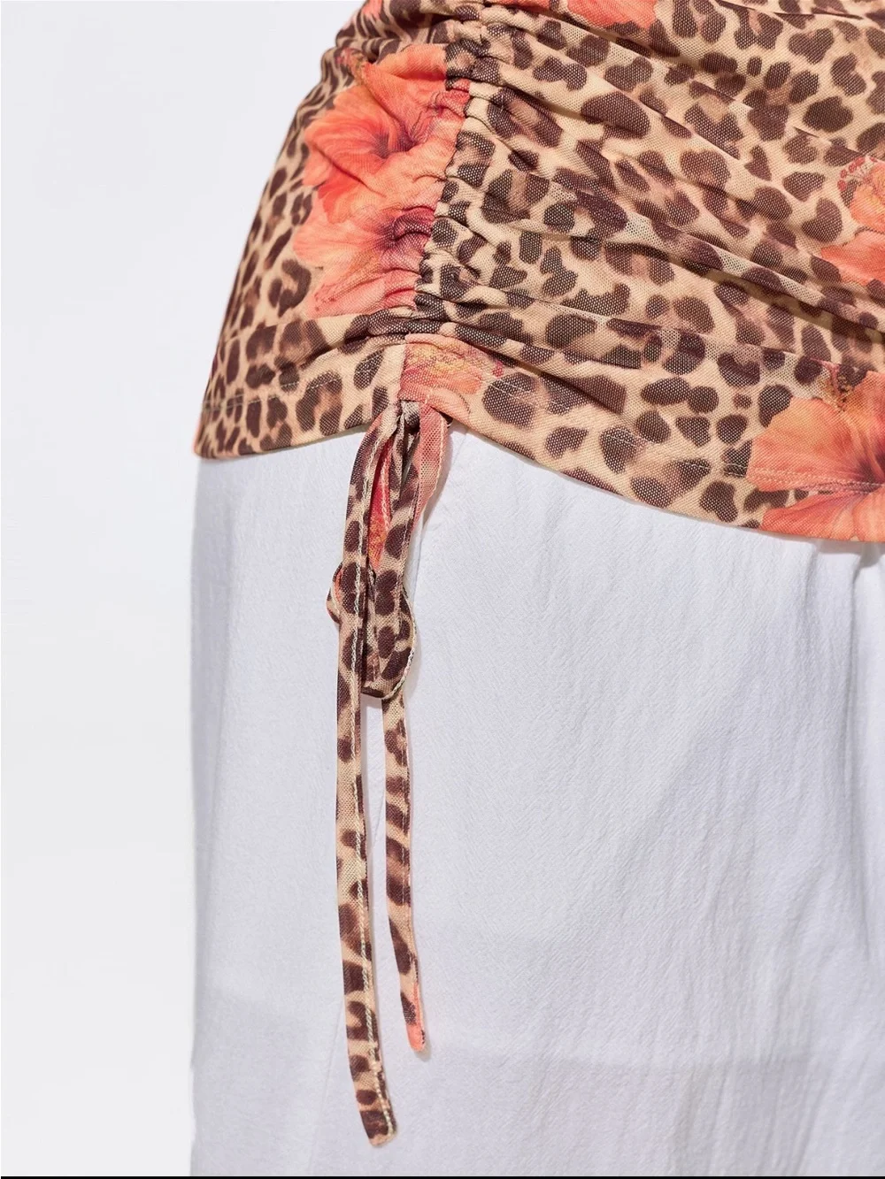 Leopard Floral Print Short Sleeve Top in Brown and Coral size 1X (14-16)